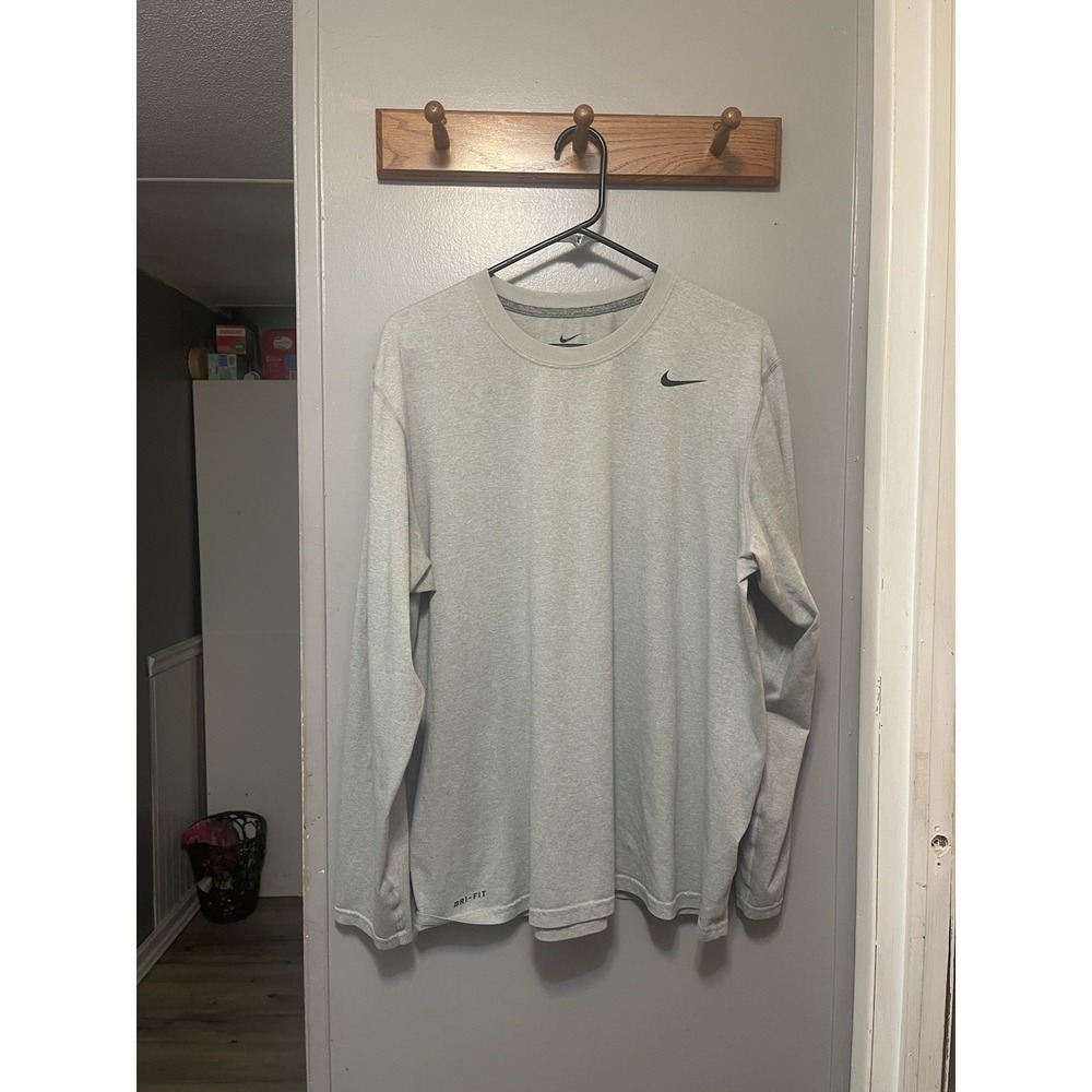 Nike Dri-Fit Long Sleeve Men's XL Gray Athletic Performance T-Shirt
